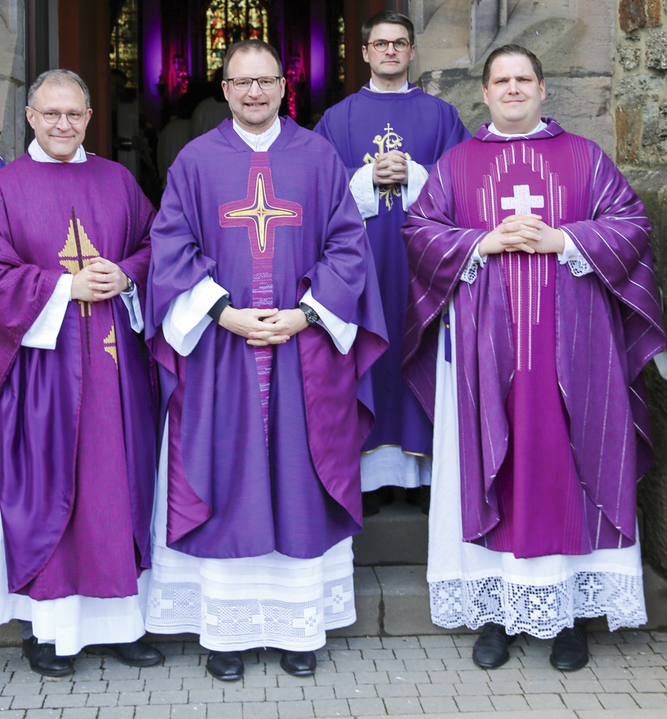 Zelebranten (c) Kirchengemeinde Quierschied St. Barbara Zelebranten