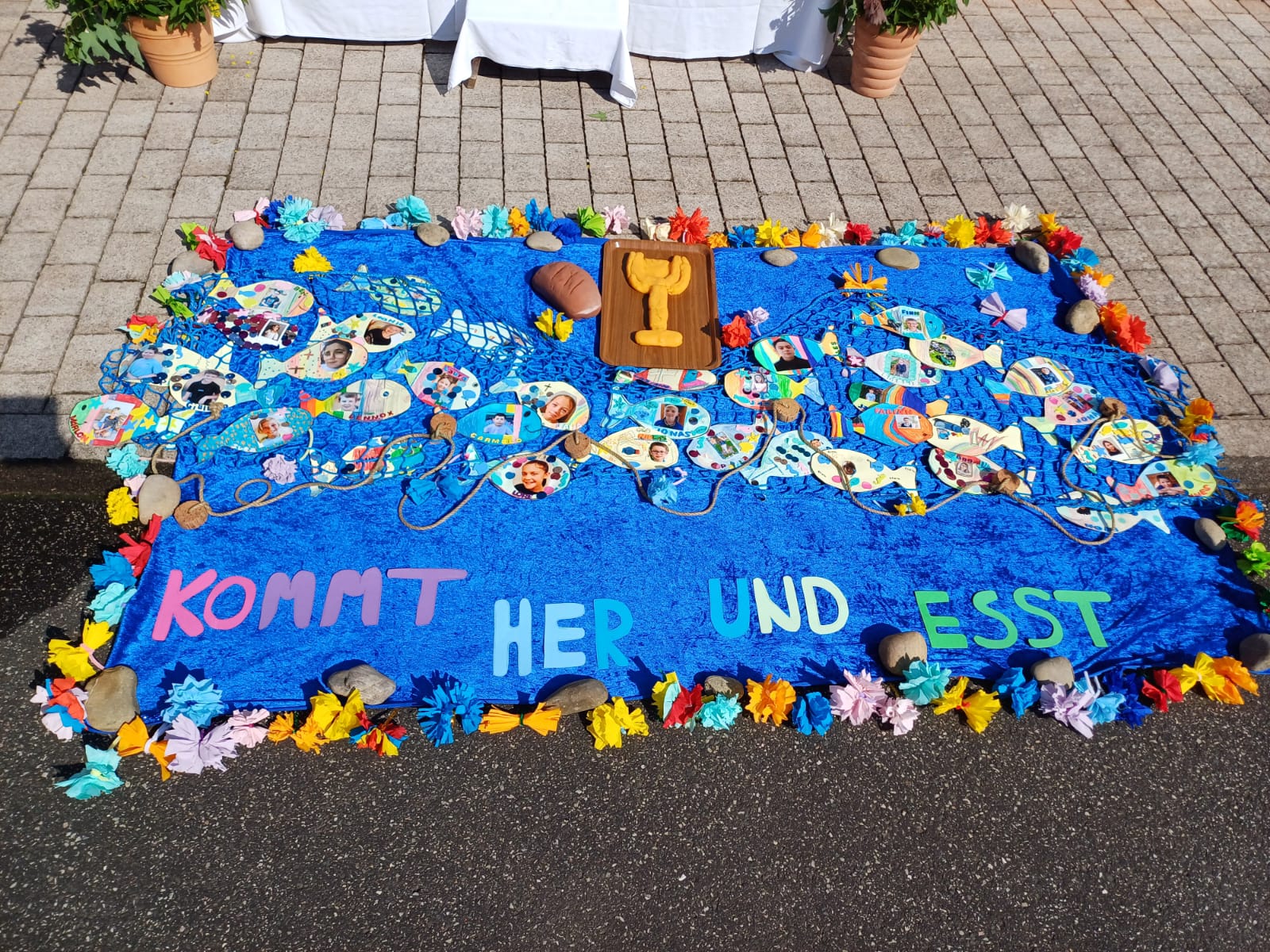 Blumenteppich der Kommunionkinder 2025