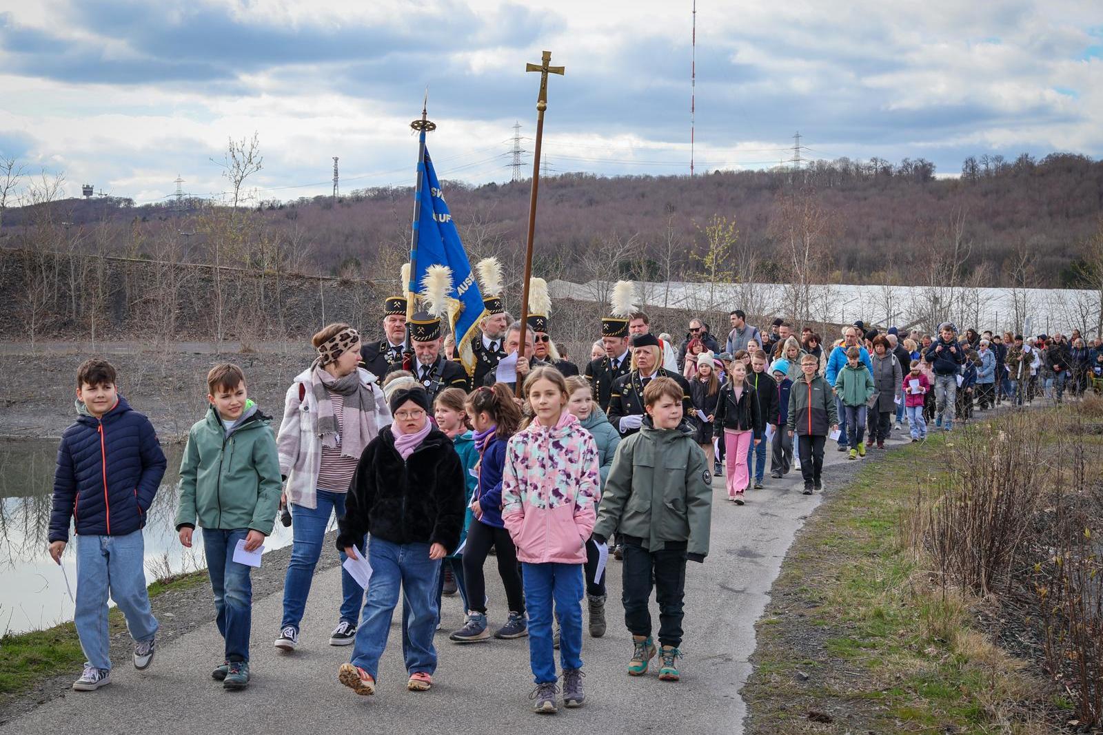 Kreuzweg auf die Halde Göttelborn